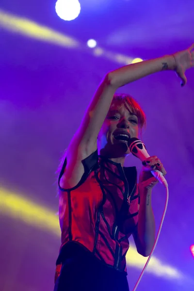 Amor Electro banda tocando en el Festival de Música — Foto de Stock