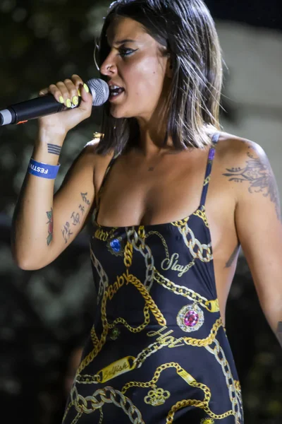 Cantante de rap Biya actuando en el Festival de Música —  Fotos de Stock