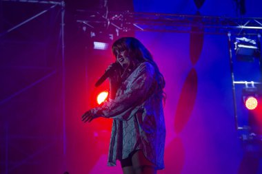 Carolina Deslandes grubu Müzik Festivali 'nde