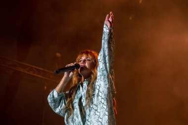 Carolina Deslandes grubu Müzik Festivali 'nde