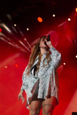 Carolina Deslandes grubu Müzik Festivali 'nde