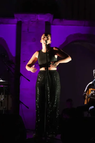 Sara Correia singer performing on Music Festival — Stock Photo, Image