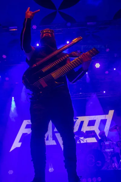 Band med sprängda mekanismer som uppträder på musikfestivalen — Stockfoto