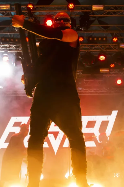 Band med sprängda mekanismer som uppträder på musikfestivalen — Stockfoto