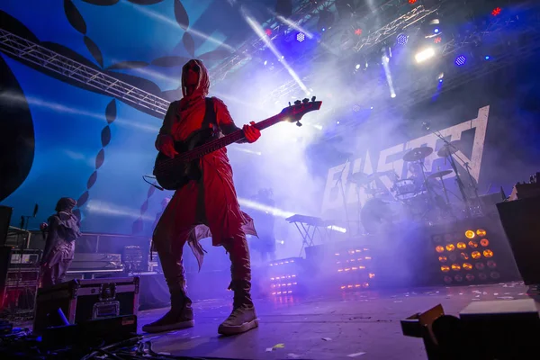 Blasted Mechanism band treedt op op muziekfestival — Stockfoto