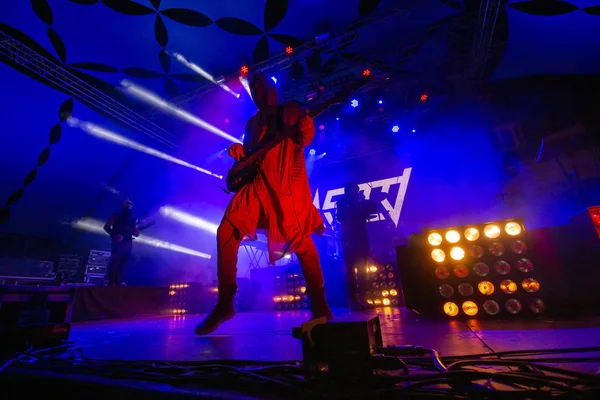 Lanet Mekanizma bandı Müzik Festivali 'nde çalıyor. — Stok fotoğraf