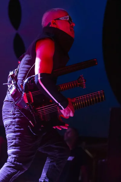 Band med sprängda mekanismer som uppträder på musikfestivalen — Stockfoto