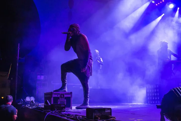 Lanet Mekanizma bandı Müzik Festivali 'nde çalıyor. — Stok fotoğraf