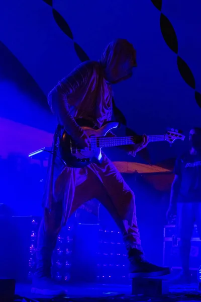 Blasted Mechanism banda tocando en el Festival de Música — Foto de Stock