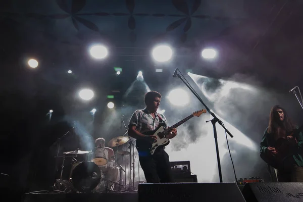 Banda Stone Dead se apresentando no Festival de Música — Fotografia de Stock