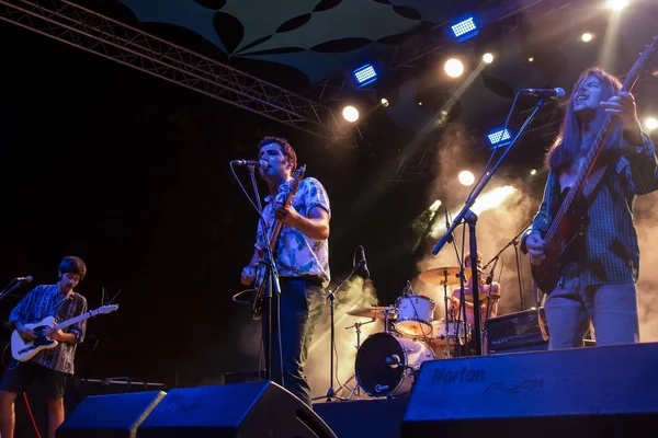 Stone Dead Band tritt auf Musikfestival auf — Stockfoto