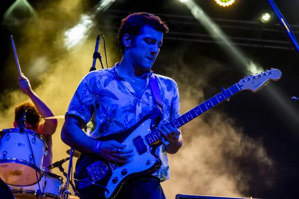 Banda Stone Dead se apresentando no Festival de Música — Fotografia de Stock