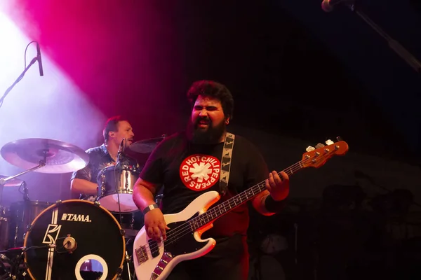 Banda de Atoa actuando en el Festival de Música — Foto de Stock