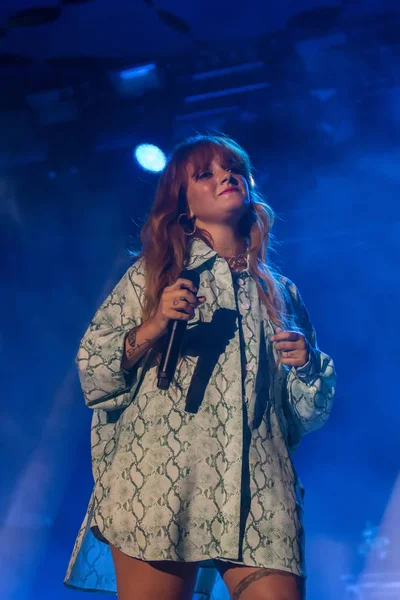 Carolina Deslandes banda que actúa en el Festival de Música —  Fotos de Stock