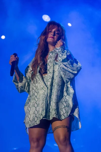 Carolina Deslandes banda que actúa en el Festival de Música — Foto de Stock