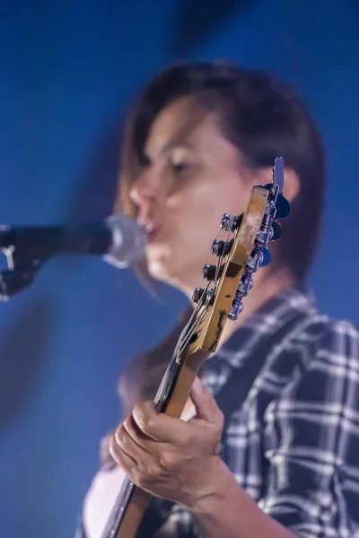 Linda Martini band performing on Music Festival — Stock Photo, Image