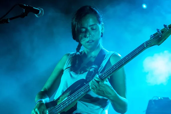 Linda Martini banda que actúa en el Festival de Música — Foto de Stock