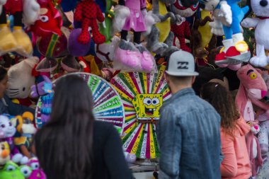 Doldurulmuş oyuncaklar için ödül standı