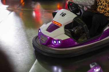 Çarpışan araba heyecanı