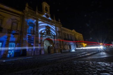 Soyut sanat ışığı kurulumu