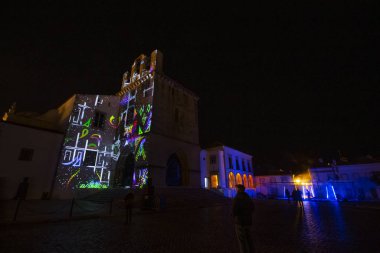 Soyut sanat ışığı kurulumu
