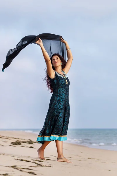 Dancer on the beach — Stock Photo, Image