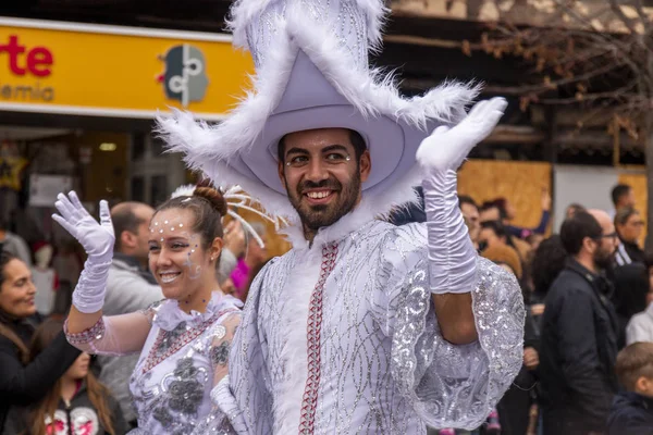 Personagens divertidos em desfile — Fotografia de Stock