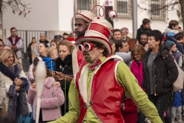 Personagens divertidos em desfile — Fotografia de Stock