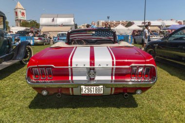 Gösteride antika arabaların görüntüsü