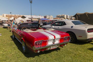 Gösteride antika arabaların görüntüsü