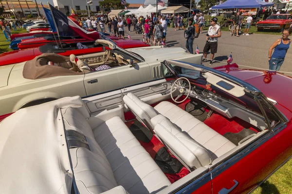 Esposizione di auto d'epoca in mostra — Foto Stock