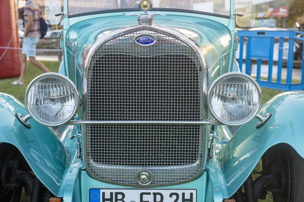 Display of vintage cars on show — Stock Photo, Image