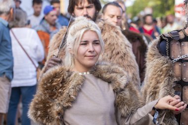 Festivalde ortaçağ sanatçıları