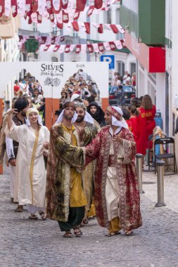 Festivalde ortaçağ sanatçıları