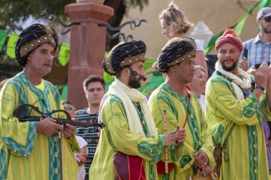 Festivalde ortaçağ sanatçıları