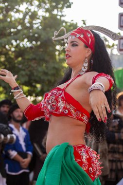 Festivalde ortaçağ sanatçıları