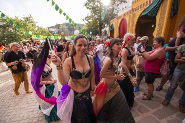 Festivalde ortaçağ sanatçıları