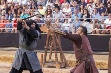 Festivalde ortaçağ sanatçıları