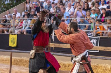 Festivalde ortaçağ sanatçıları