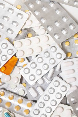 Çeşitli ilaç karışımları.