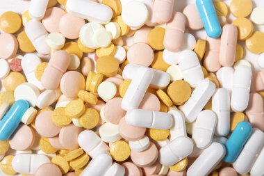 Çeşitli ilaç karışımları.