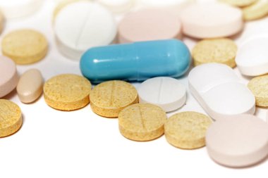 Çeşitli ilaç karışımları.