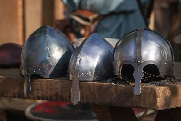 Caschi da battaglia medievali — Foto Stock