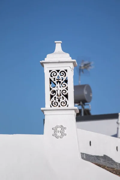 Traditionele en mooie Portugese schoorstenen — Stockfoto