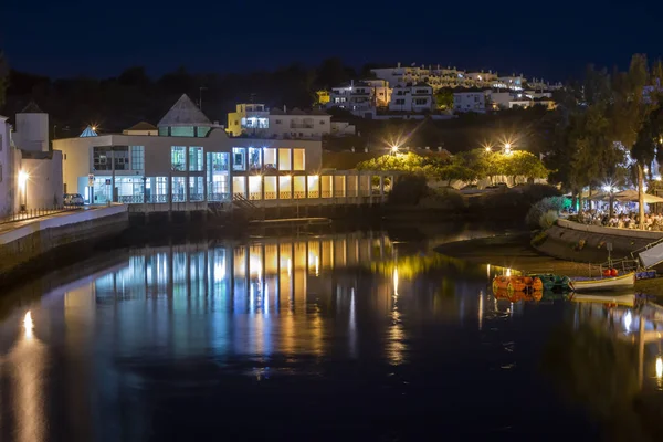 Tavira şehrinin gece manzarası — Stok fotoğraf