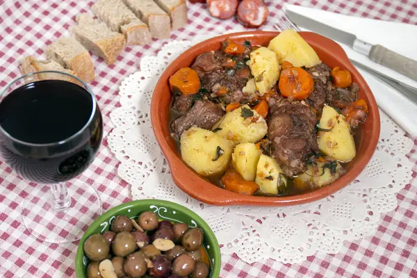 Rustic meal of ox tail with potato and carrot — Stock Photo, Image