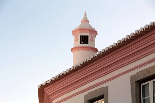 Traditionella och vackra portugisiska skorstenar — Stockfoto