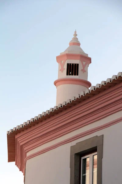 Tradycyjne i piękne kominy portugalskie — Zdjęcie stockowe