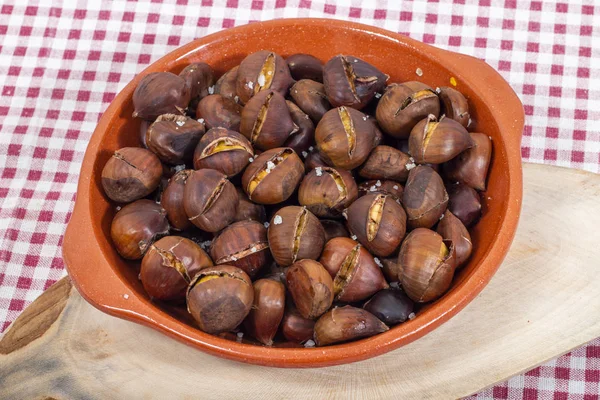 Traditional portuguese dish of roasted chestnuts — 스톡 사진