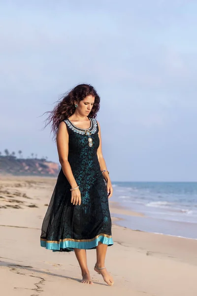 Dancer on the beach — Stock Photo, Image